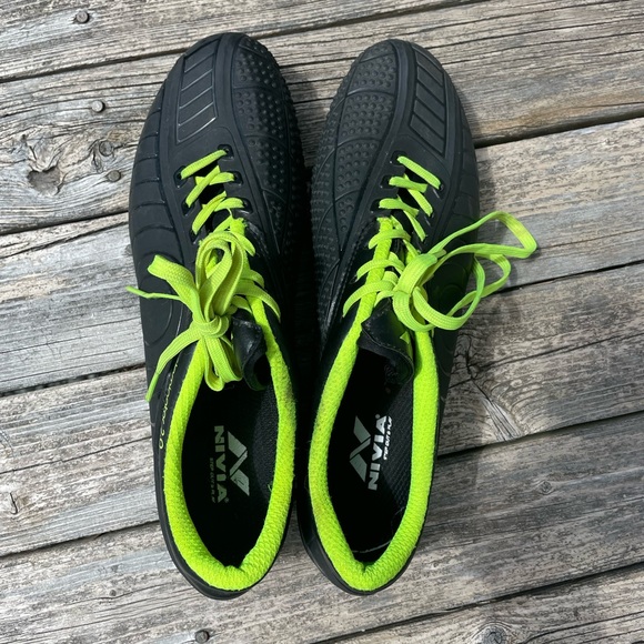 Nivia - Black Soccer Cleats - Picture 1 of 4